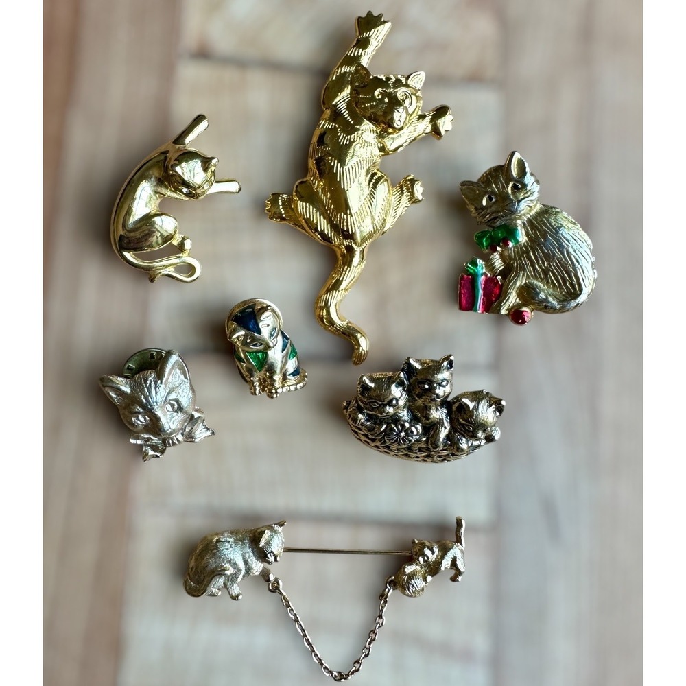 Vintage Jewelry 7 Items Brooch Pin Cats Kittens Animals Avon JJ AIM Others Gold